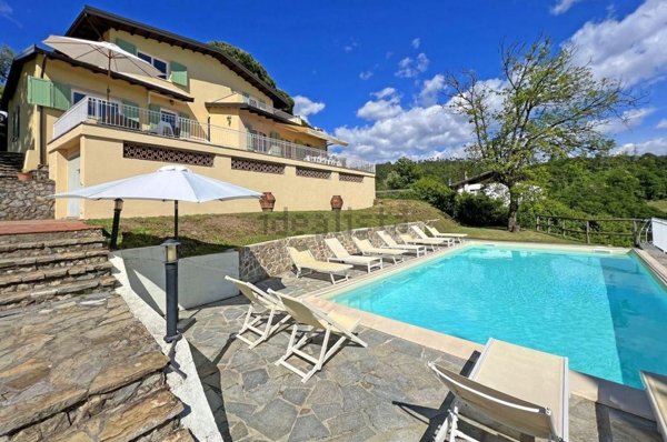 casa indipendente in vendita a Castelnuovo Magra