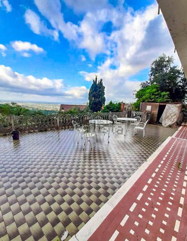 casa indipendente in vendita a Castelnuovo Magra