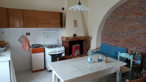 casa semindipendente in vendita a Castelnuovo Magra in zona Molicciara