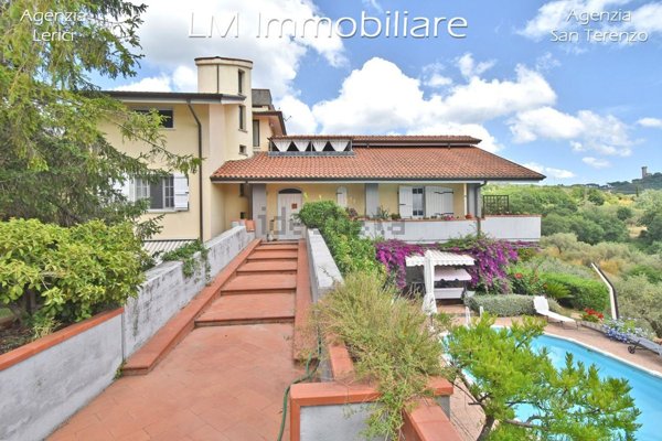 casa indipendente in vendita a Castelnuovo Magra