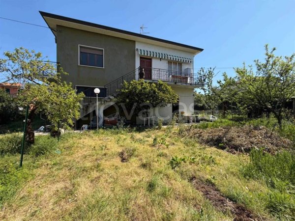casa indipendente in vendita a Castelnuovo Magra in zona Molicciara