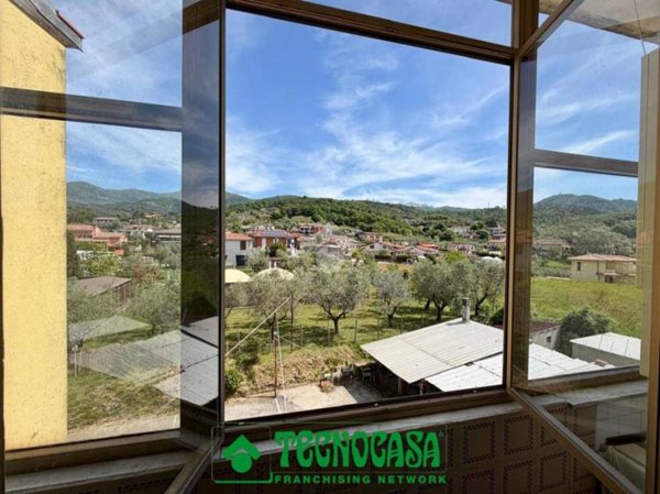 appartamento in vendita a Castelnuovo Magra in zona Palvotrisia
