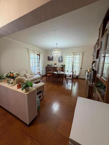 casa indipendente in vendita a Castelnuovo Magra