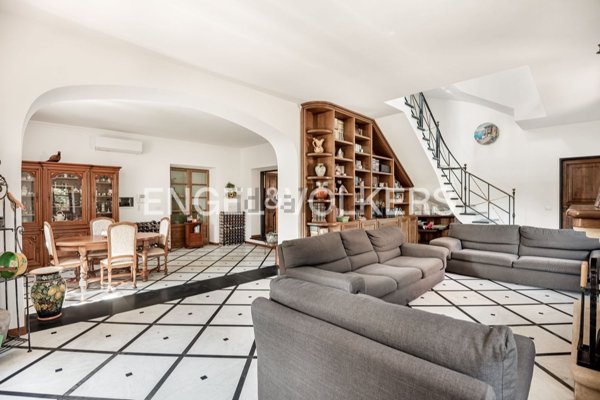 casa indipendente in vendita a Castelnuovo Magra