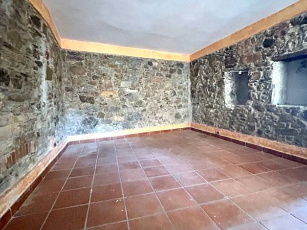 casa indipendente in vendita a Castelnuovo Magra