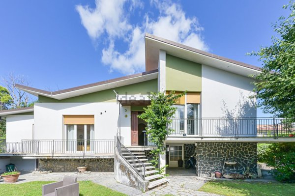 casa indipendente in vendita a Castelnuovo Magra in zona Colombiera