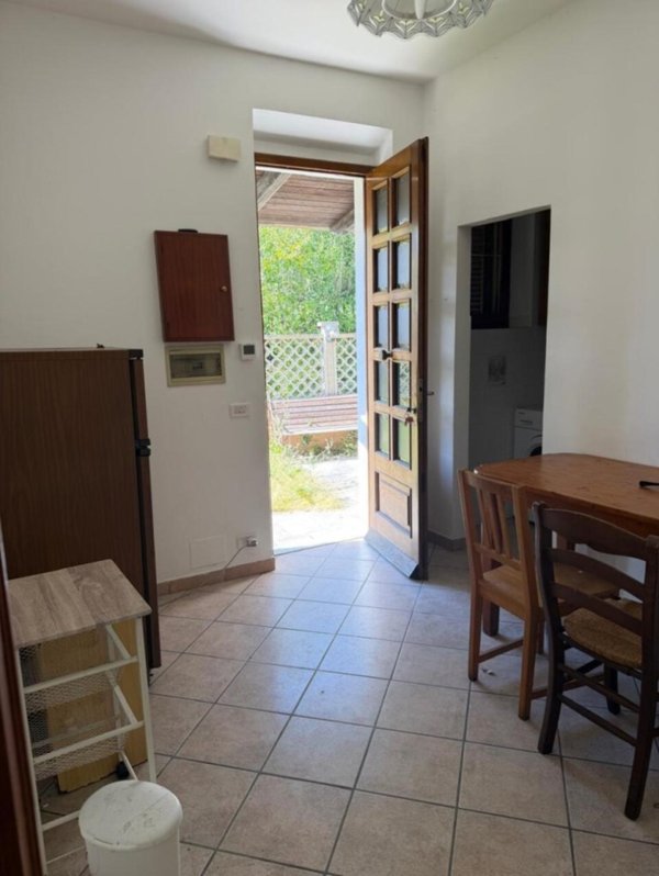 casa indipendente in vendita a Castelnuovo Magra in zona Palvotrisia