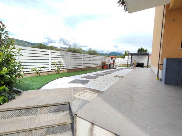 appartamento in vendita a Castelnuovo Magra in zona Colombiera