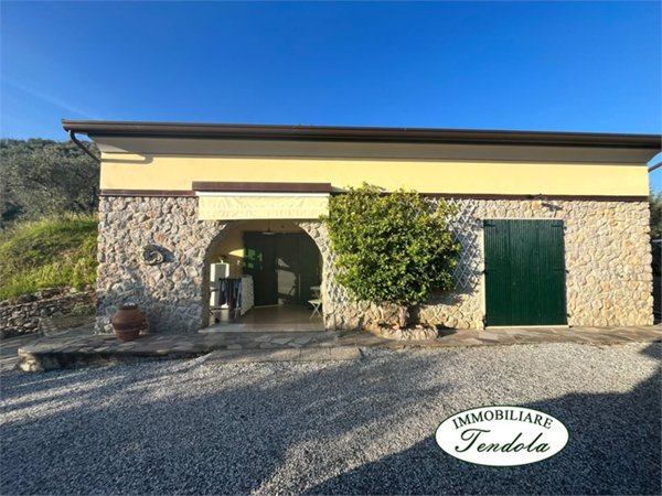 casa indipendente in vendita a Castelnuovo Magra