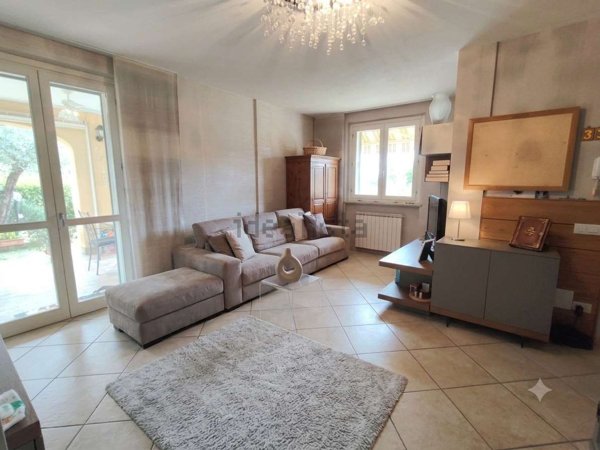casa indipendente in vendita a Castelnuovo Magra