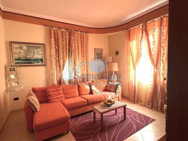 casa indipendente in vendita a Castelnuovo Magra in zona Colombiera