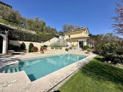 casa indipendente in vendita a Castelnuovo Magra in zona Marciano