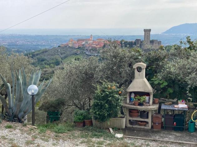 casa indipendente in vendita a Castelnuovo Magra