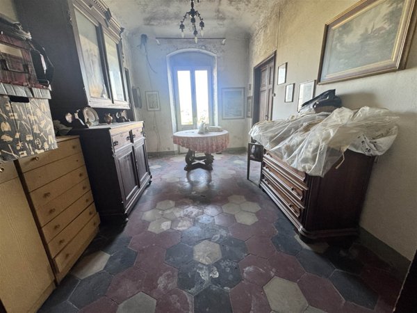 casa indipendente in vendita a Castelnuovo Magra in zona Palvotrisia
