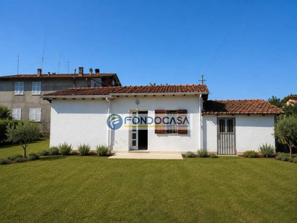 casa indipendente in vendita a Castelnuovo Magra in zona Palvotrisia