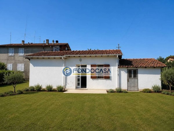 casa indipendente in vendita a Castelnuovo Magra in zona Palvotrisia