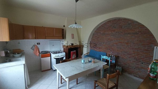 casa semindipendente in vendita a Castelnuovo Magra in zona Molicciara