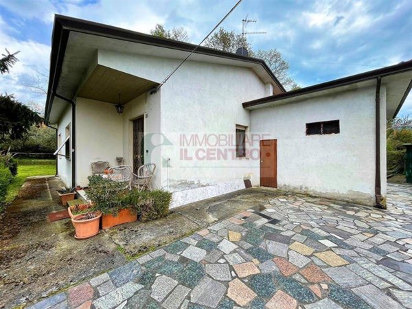 casa indipendente in vendita a Castelnuovo Magra in zona Molicciara