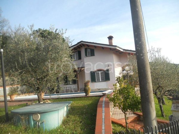 casa indipendente in vendita a Castelnuovo Magra in zona Vallecchia