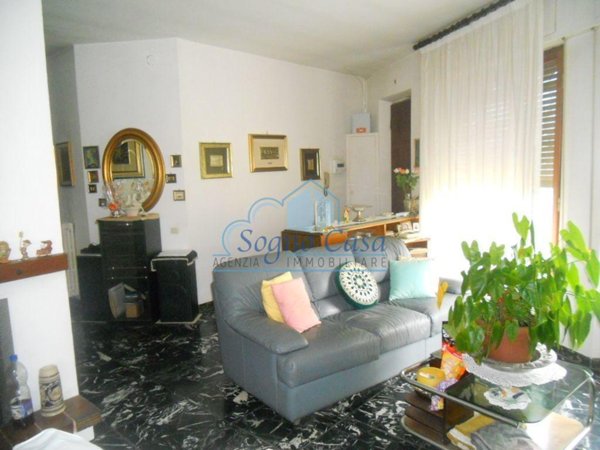 casa indipendente in vendita a Castelnuovo Magra