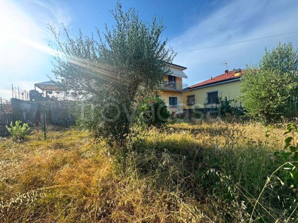 casa indipendente in vendita a Castelnuovo Magra in zona Colombiera