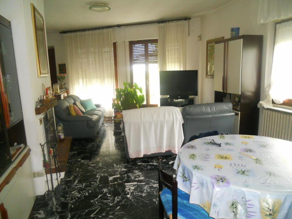 casa indipendente in vendita a Castelnuovo Magra in zona Palvotrisia