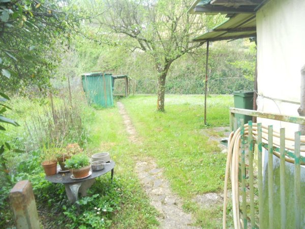 casa indipendente in vendita a Castelnuovo Magra in zona Palvotrisia
