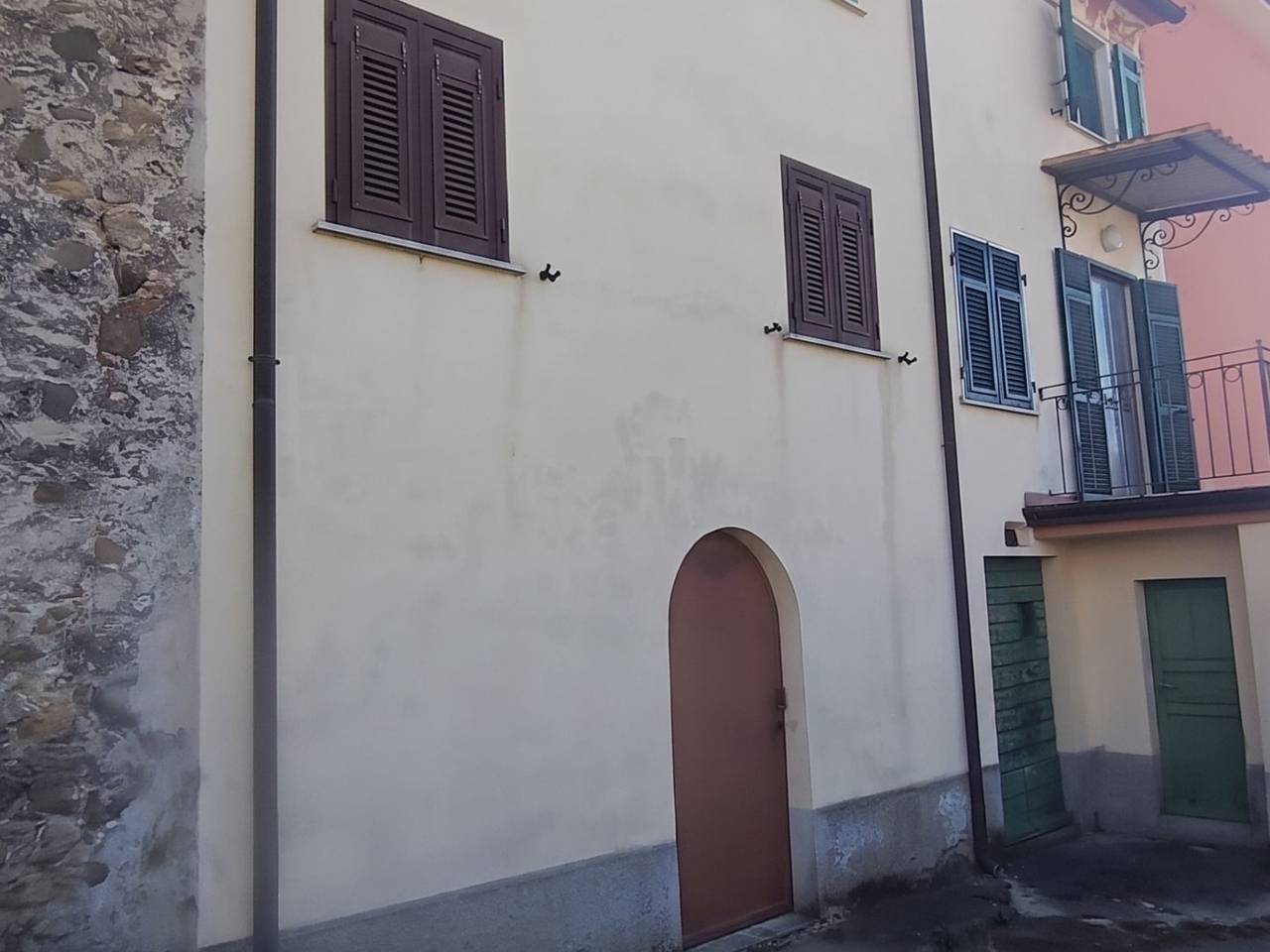 casa indipendente in vendita a Castelnuovo Magra in zona Colombiera