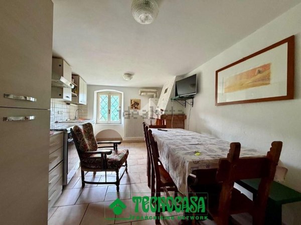 casa indipendente in vendita a Castelnuovo Magra