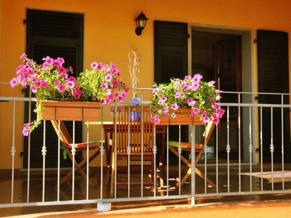 casa indipendente in vendita a Castelnuovo Magra in zona Palvotrisia