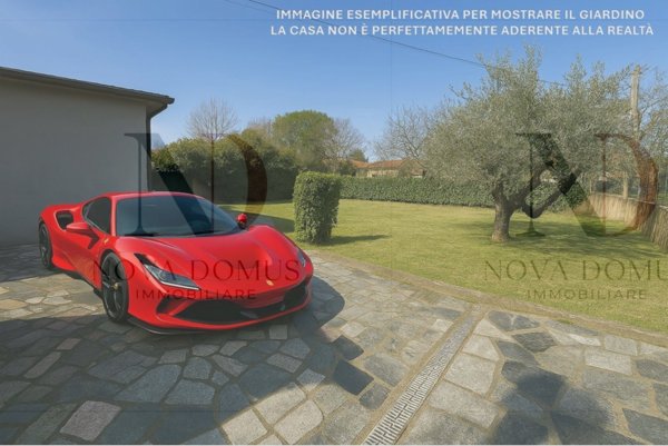 casa indipendente in vendita a Castelnuovo Magra in zona Palvotrisia