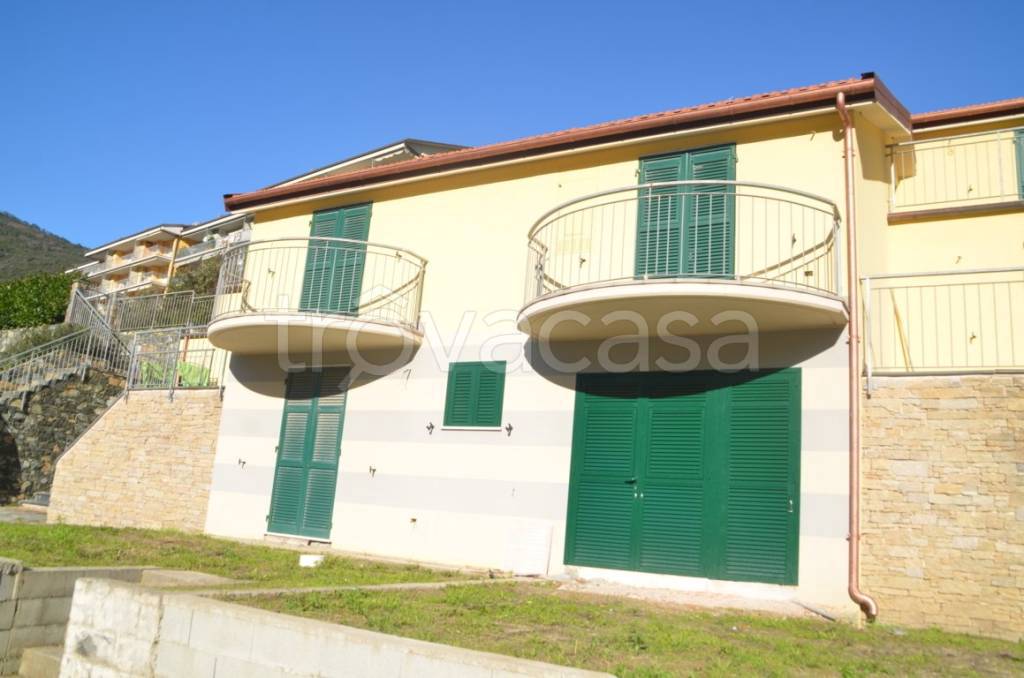 casa indipendente in vendita a Deiva Marina