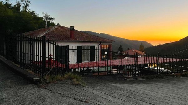 casa indipendente in vendita a Deiva Marina in zona Piazza