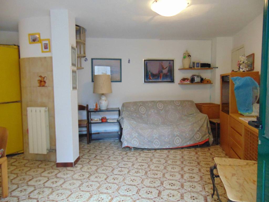 casa indipendente in vendita a Deiva Marina in zona Piazza