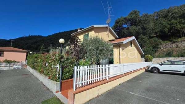 casa indipendente in vendita a Deiva Marina
