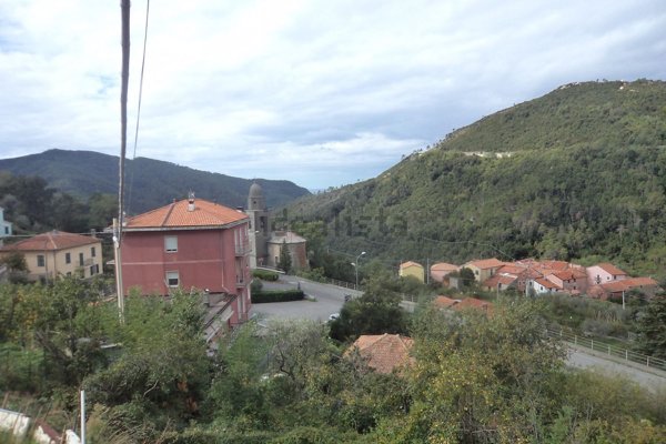 casa indipendente in vendita a Deiva Marina in zona Piazza
