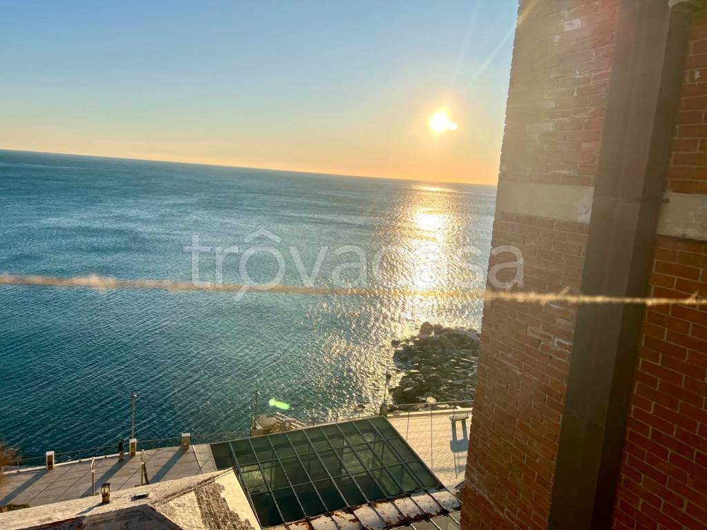 appartamento in vendita a Deiva Marina in zona Piazza
