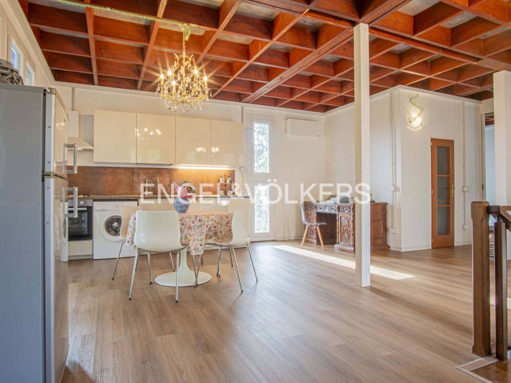 casa indipendente in vendita a Deiva Marina in zona Piazza