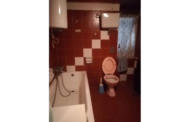 casa indipendente in vendita a Deiva Marina in zona Piazza
