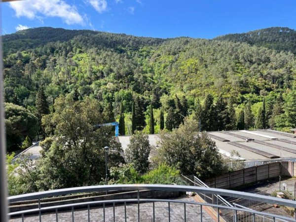 casa indipendente in vendita a Deiva Marina in zona Piazza