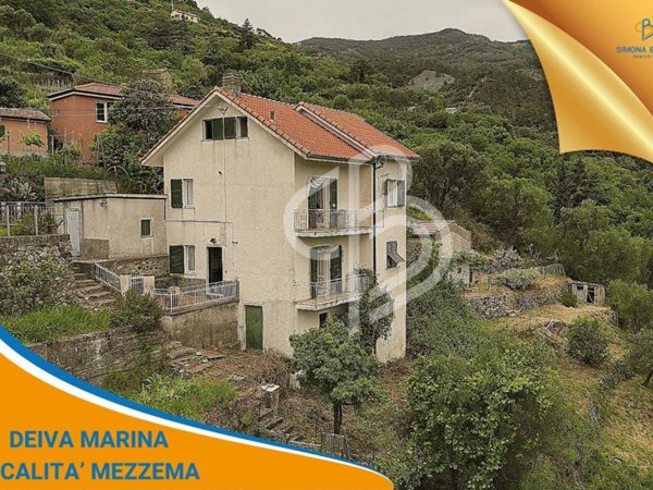 casa indipendente in vendita a Deiva Marina in zona Mezzema