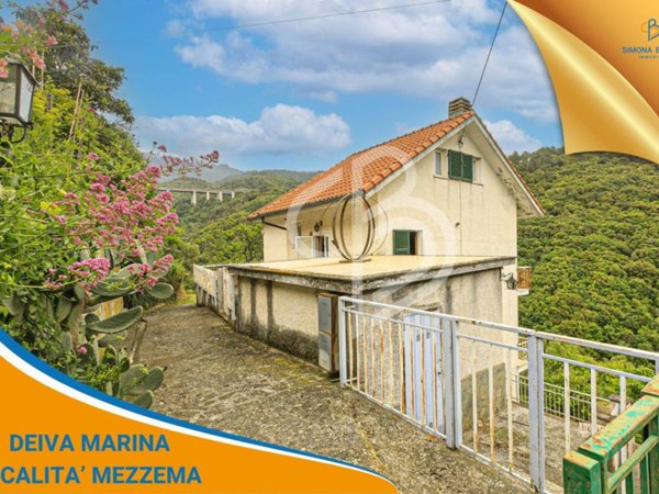 casa indipendente in vendita a Deiva Marina in zona Mezzema