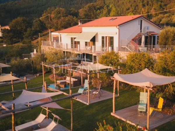 casa indipendente in vendita a Deiva Marina in zona Piazza