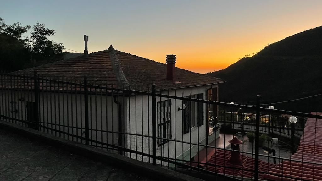casa indipendente in vendita a Deiva Marina in zona Piazza