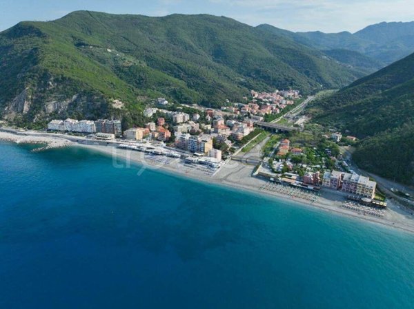 appartamento in vendita a Deiva Marina in zona Piazza