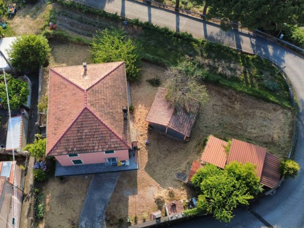 casa indipendente in vendita a Deiva Marina in zona Piazza