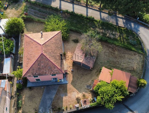 casa indipendente in vendita a Deiva Marina in zona Piazza