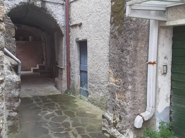casa indipendente in vendita a Deiva Marina in zona Piazza