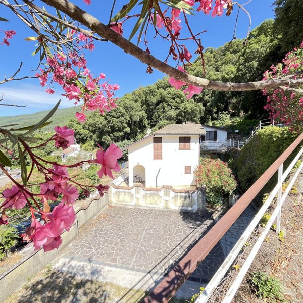 appartamento in vendita a Deiva Marina