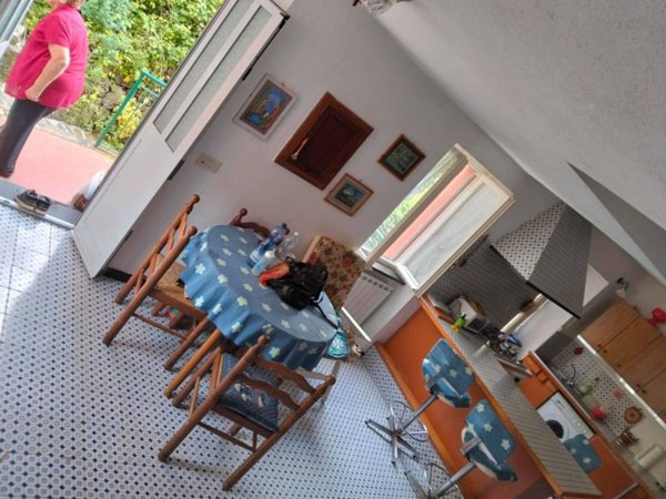 casa indipendente in vendita a Deiva Marina in zona Piazza